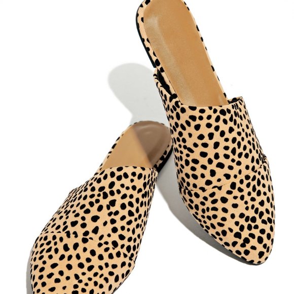 $45 Qupid Tan Leopard Cheetah slide Flats - Picture 3 of 4